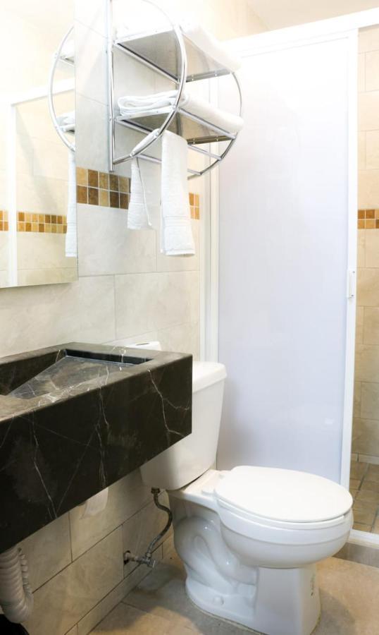 Suites Bajio Leon Exterior photo