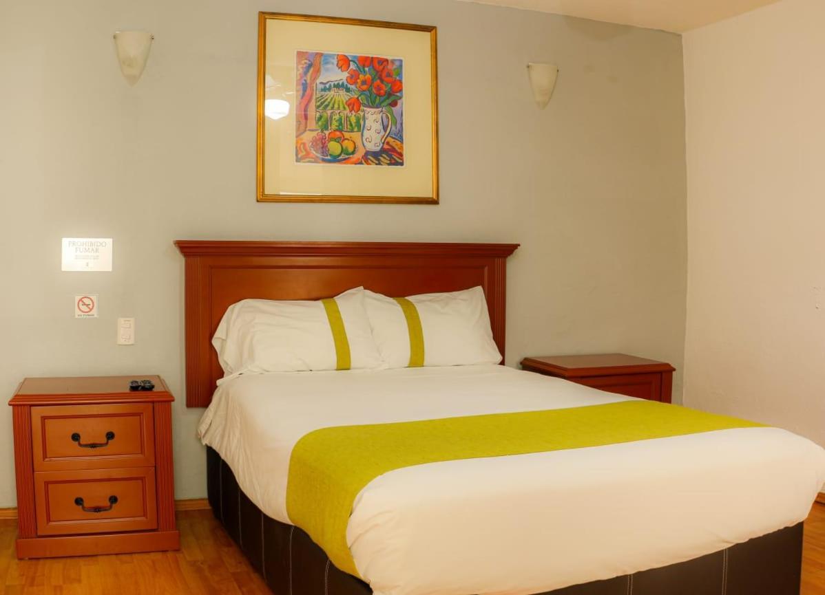 Suites Bajio Leon Exterior photo